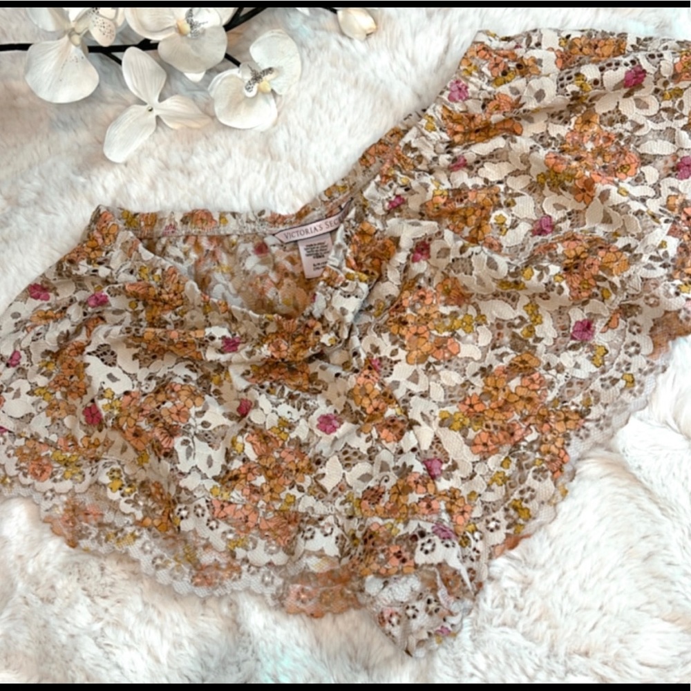 Victoria’s Secret | Lace Sleep Shorts | Small